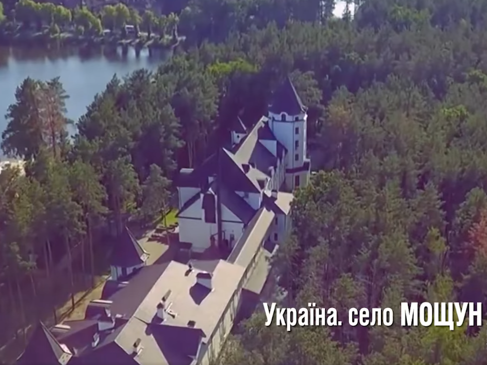 Залужний опублікував відео села Мощун на Київщині, яке втримали українські військові