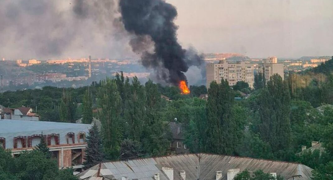 На території окупованої Луганщини горить склад із боєприпасами рашистів