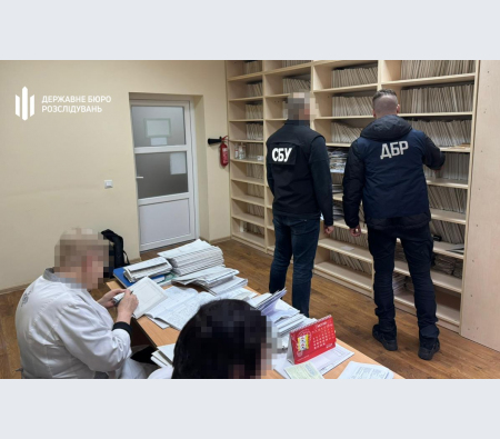 На Львівщині викрили групу медиків, які за хабарі робили довідки про інвалідність