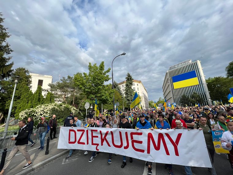 Українці влаштували ходу вдячності польському народу у Варшаві
