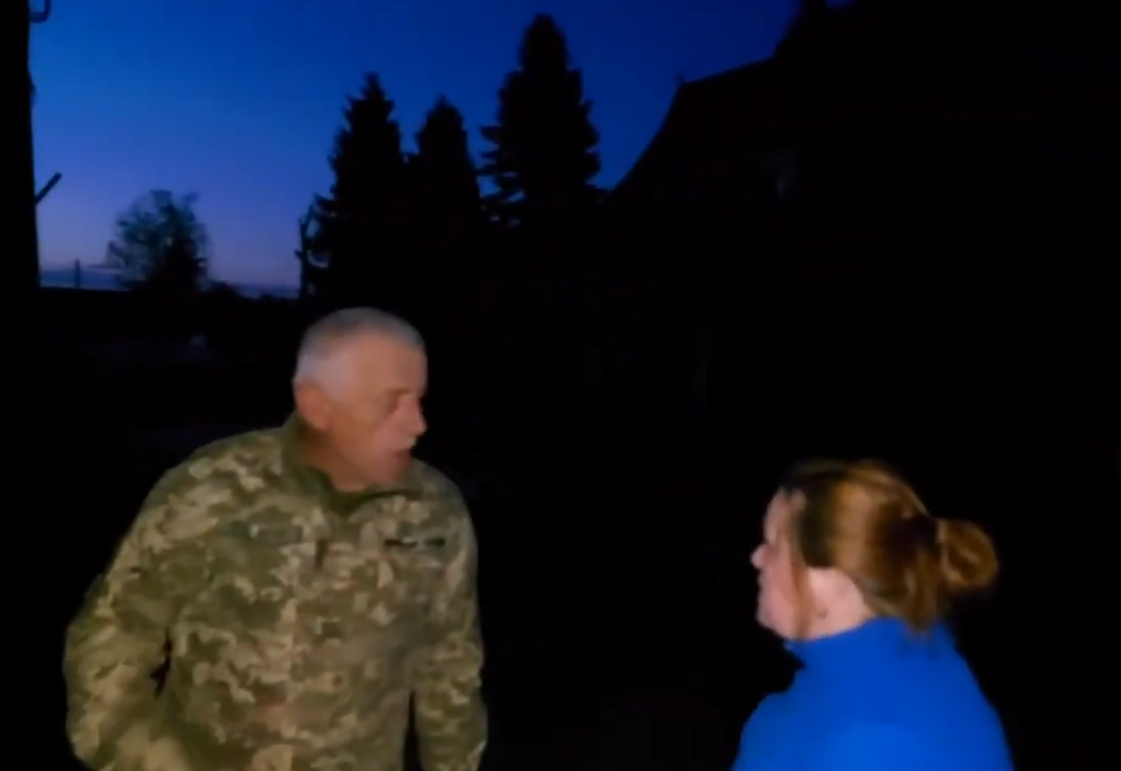 Облаяли жінок, схопили волонтера: на Львівщині новий скандал із ТЦК