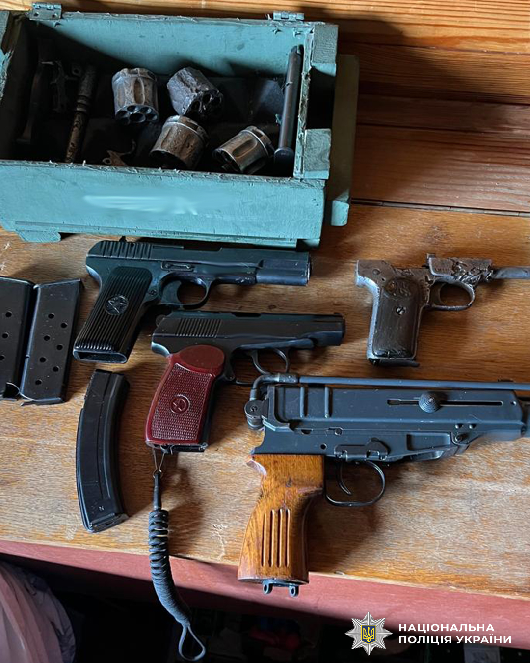 На Львівщині спіймали чоловіка, який продавав зброю поштою (фото)