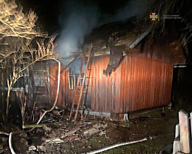 33-річний чоловік згорів у дерев’яному будинку у селі на Львівщині
