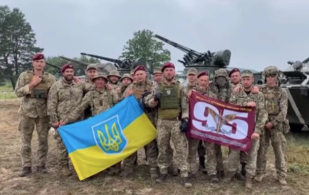 Українські військові записали відеозвернення на підтримку збірної України