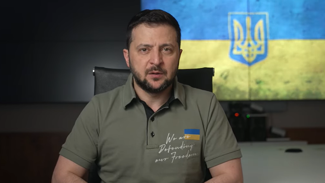 «Ми пам’ятаємо про Крим». Нічне відеозвернення президента Зеленського