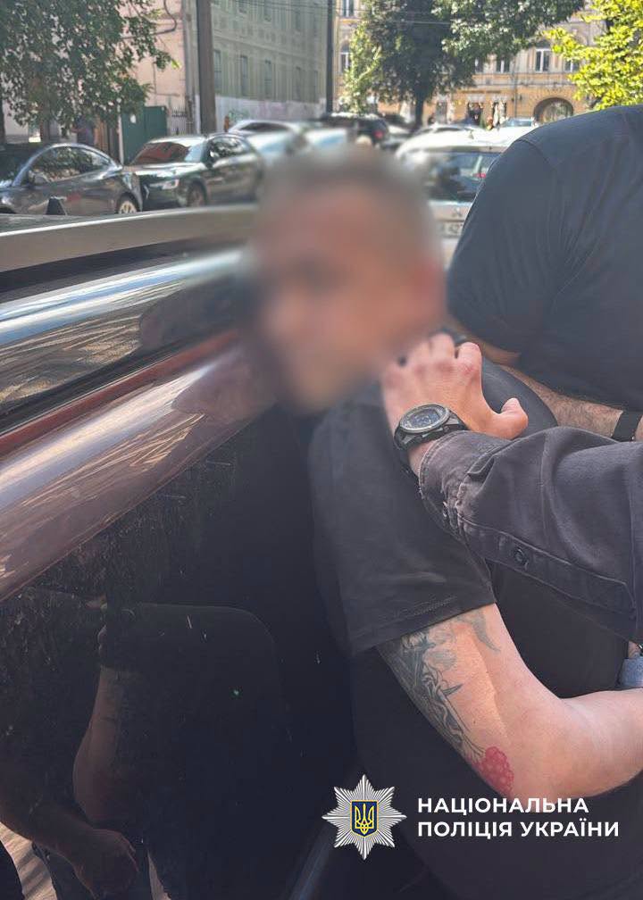З'явилися фото затримання комбрига Лучанова, підозрюваного у подвійному вбивстві