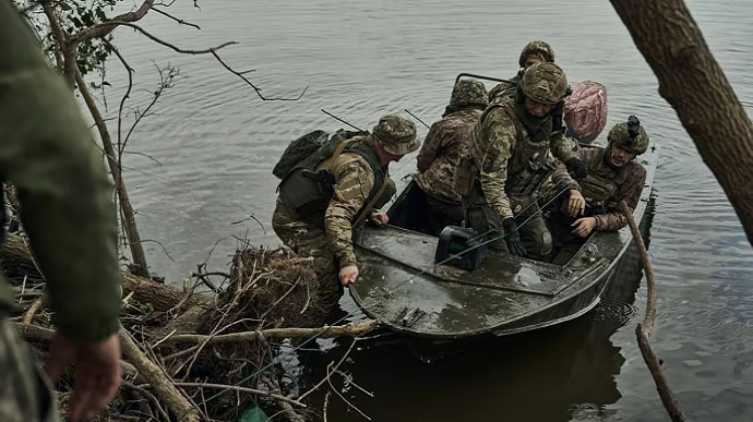 На лівобережжі Дніпра сформувався епіцентр боїв: місцевих мешканців закликають виїхати