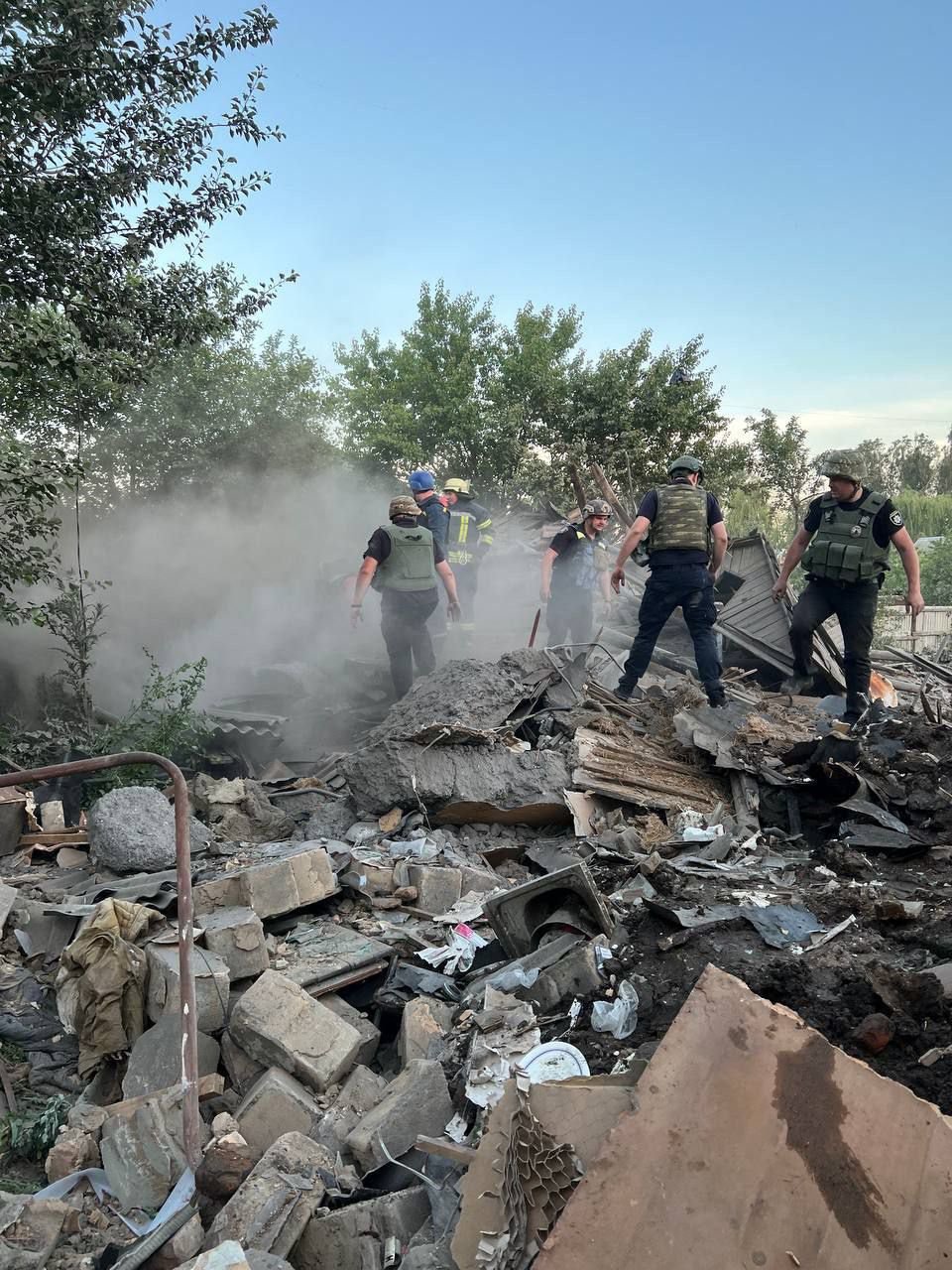 Десять обстрілів за добу: на Донеччині нові руйнування і загиблі