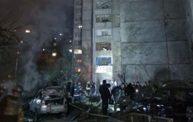 Пошкоджено 18 багатоповерхівок, дві людини в дуже важкому стані: наслідки удару по Харкову