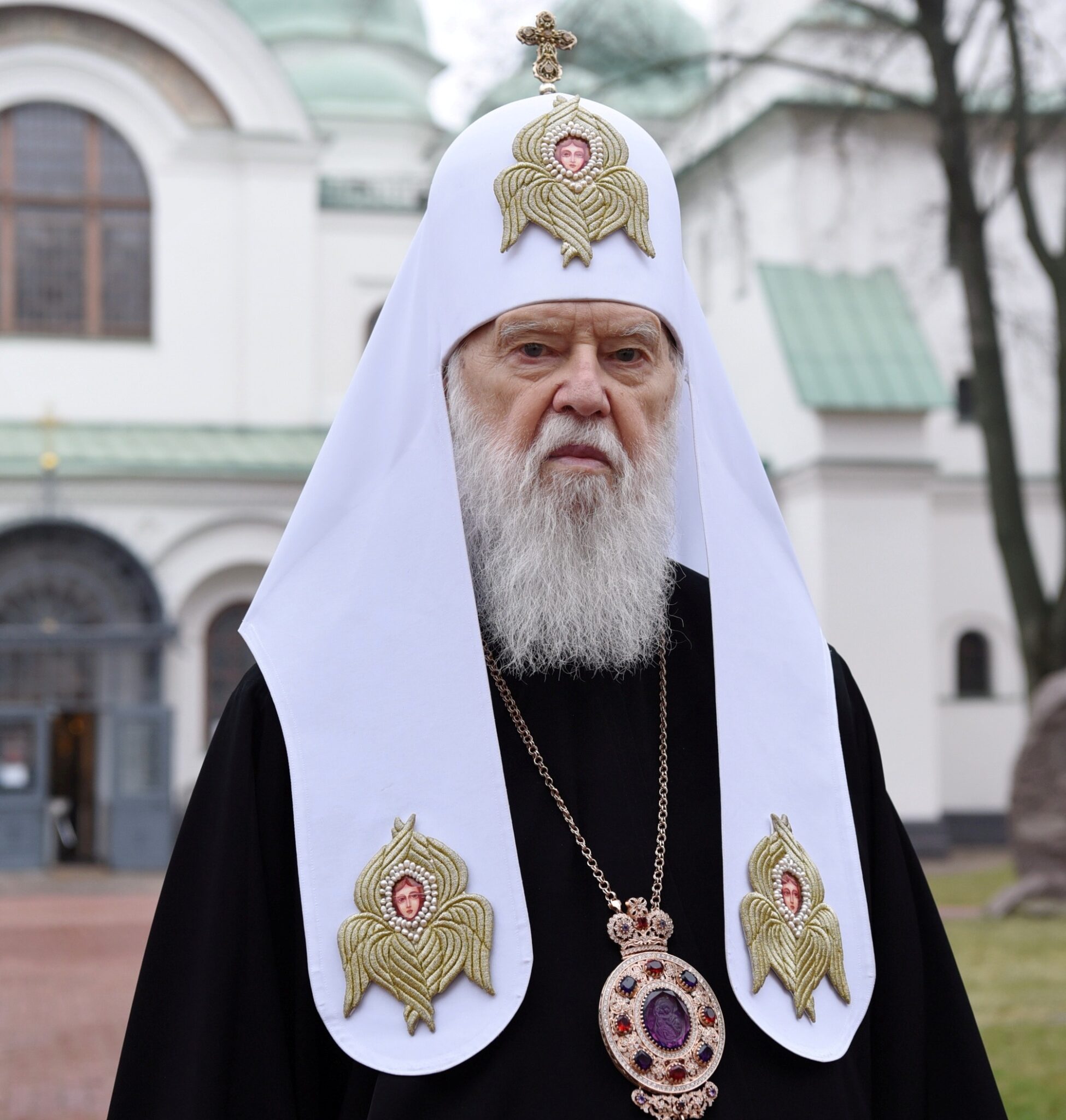 Патріарха Філарета госпіталізували до лікарні: Що сталося