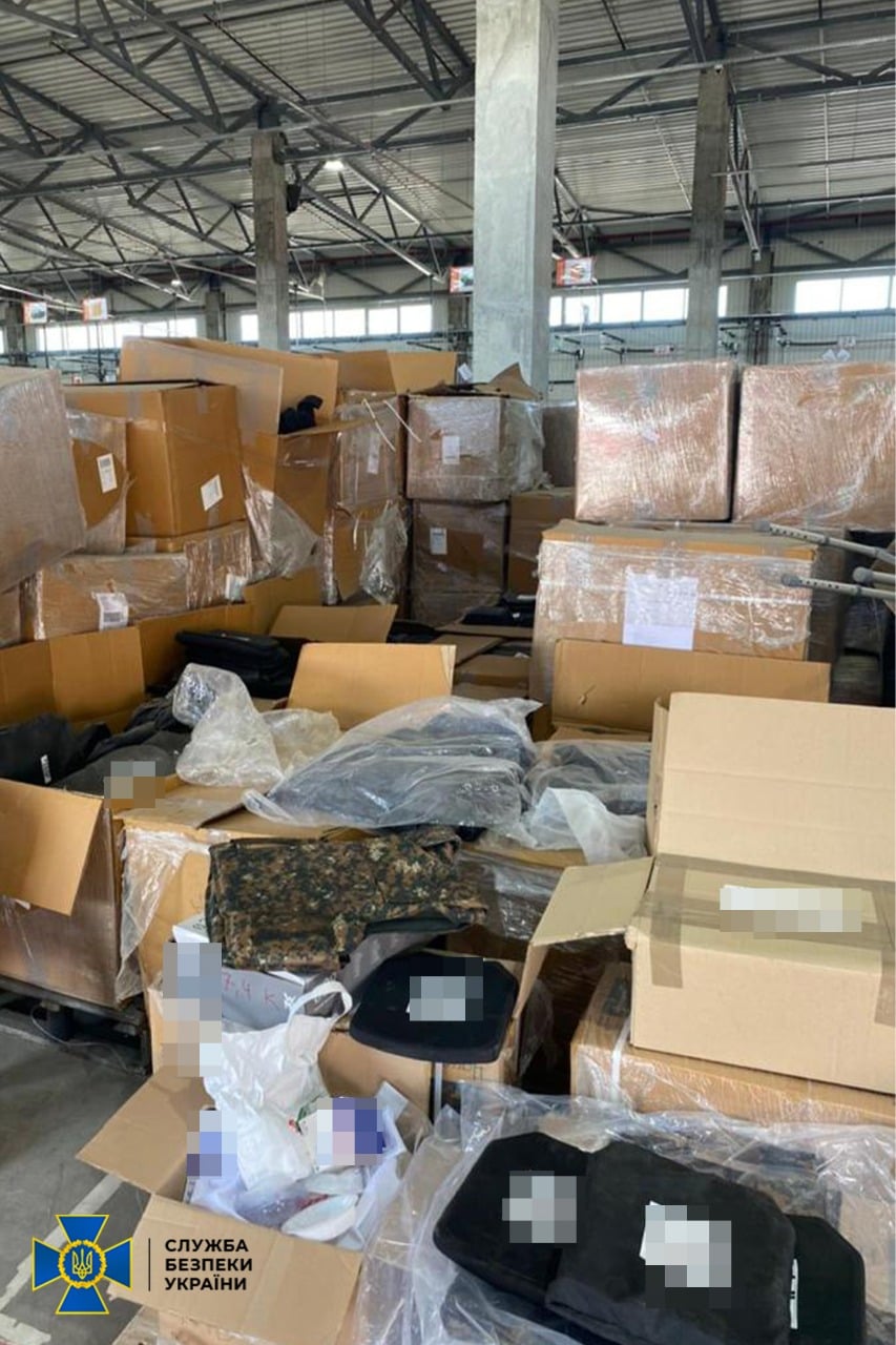 Продавали амуніцію та привласнювали пожертви: СБУ викрила «гуманітарну» схему на Львівщині