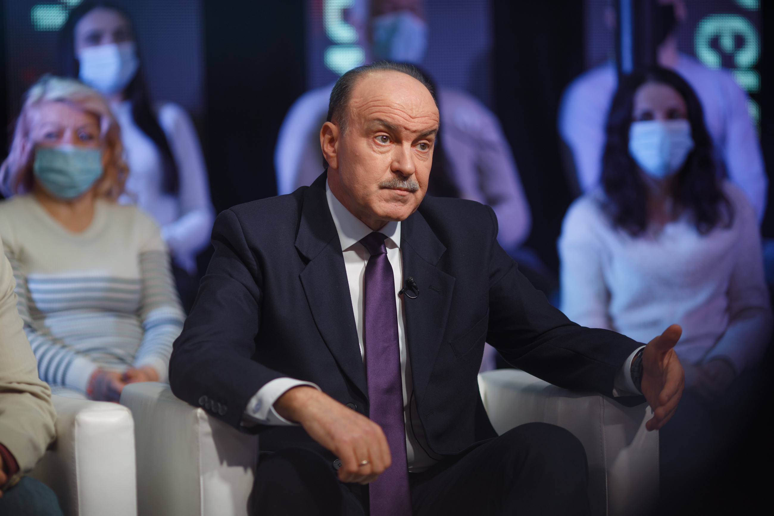 “Захід пильнує Україну більше, ніж зелена влада”, – Цимбалюк