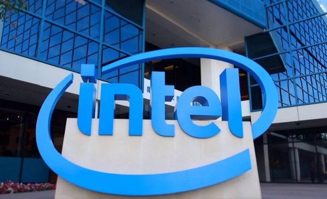 Компанія Intel призупинила діяльність в Росії