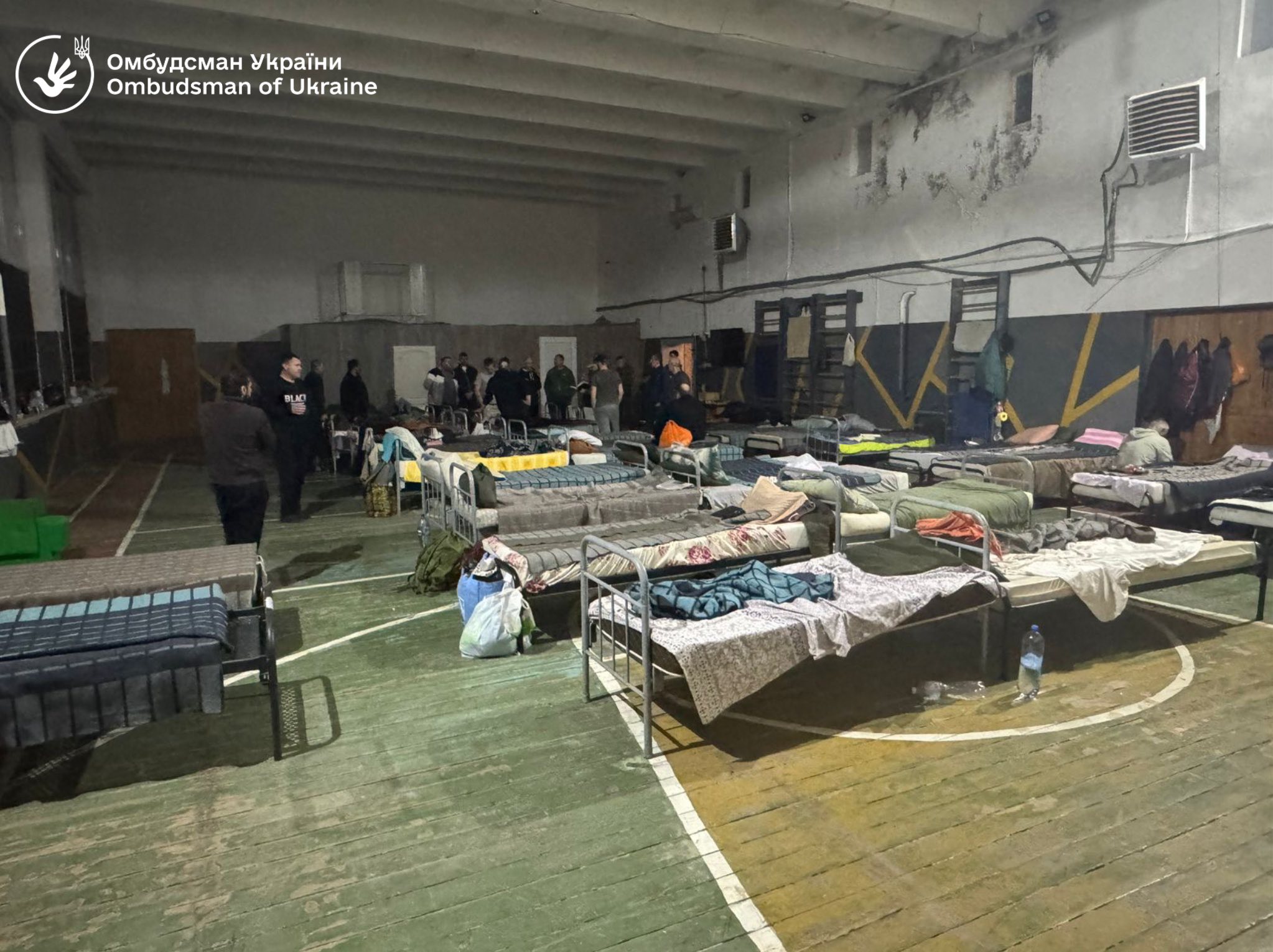 Їдять з одного посуду та сплять без білизни: Лубінець шокував світлинами з Ужгородського ТЦК