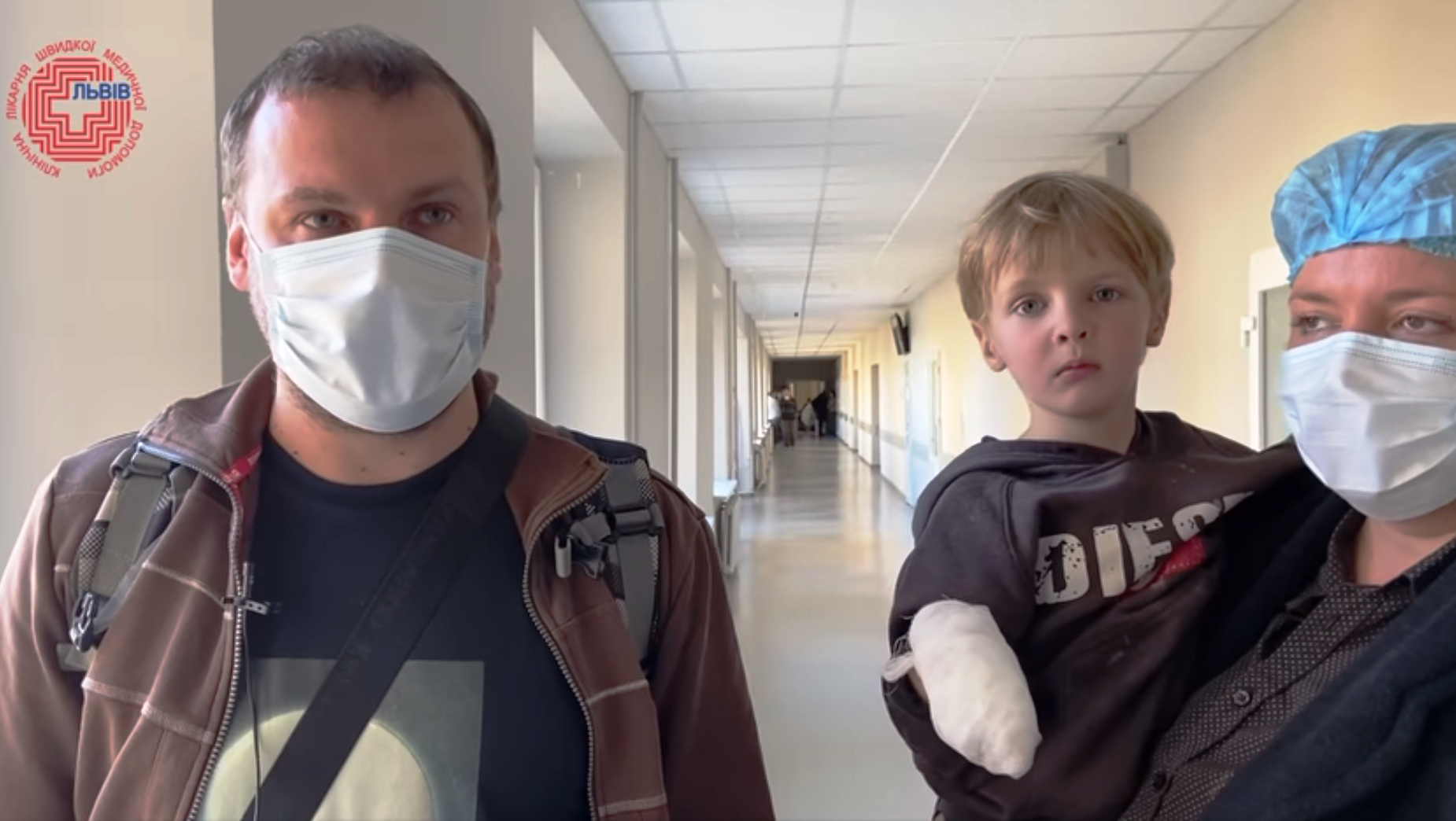 У Львові медики врятували палець 3-річному Тимофію, який запхав руку в січкарню