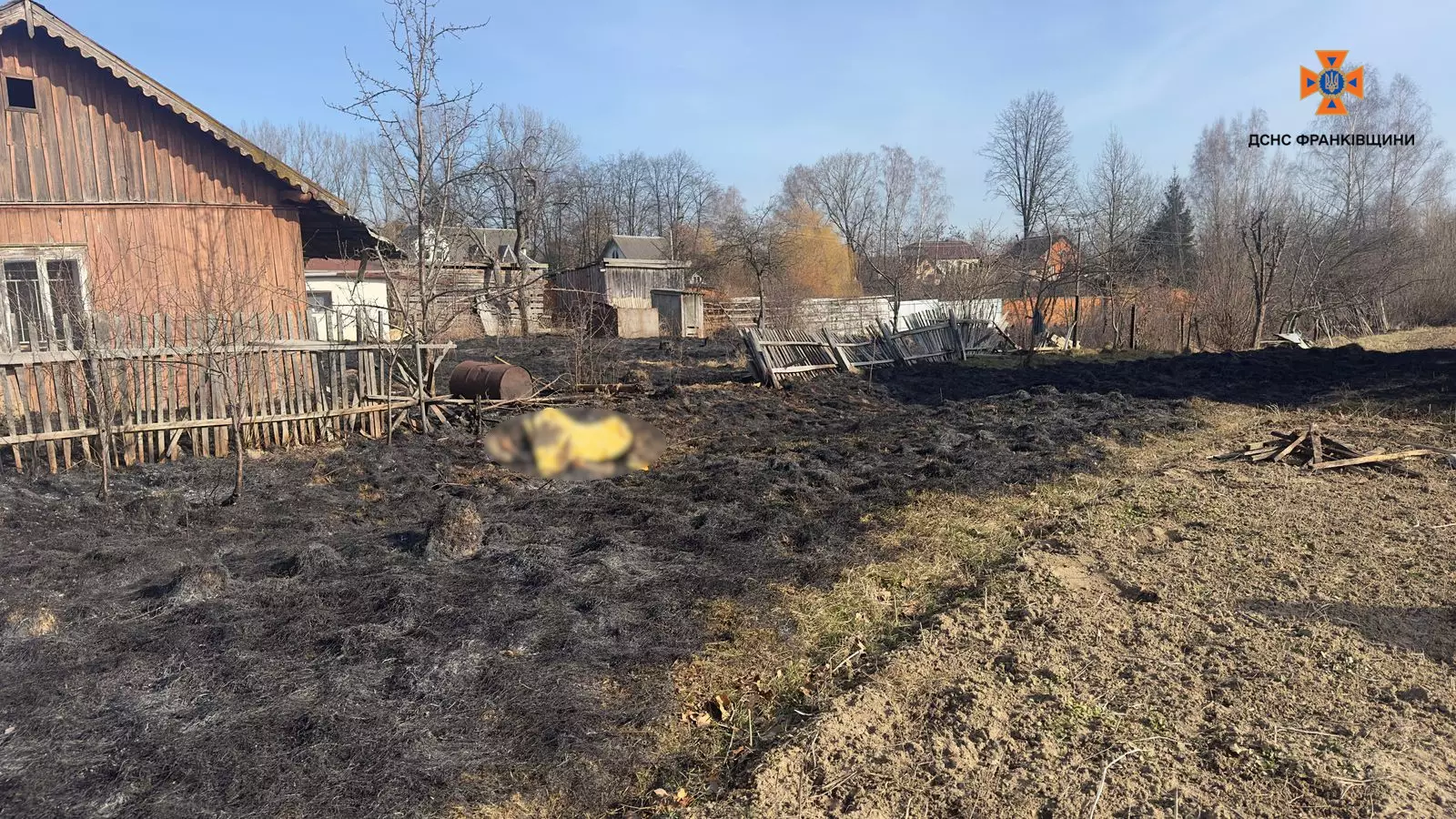 На Прикарпатті чоловік спалював траву і згорів заживо: деталі трагедії