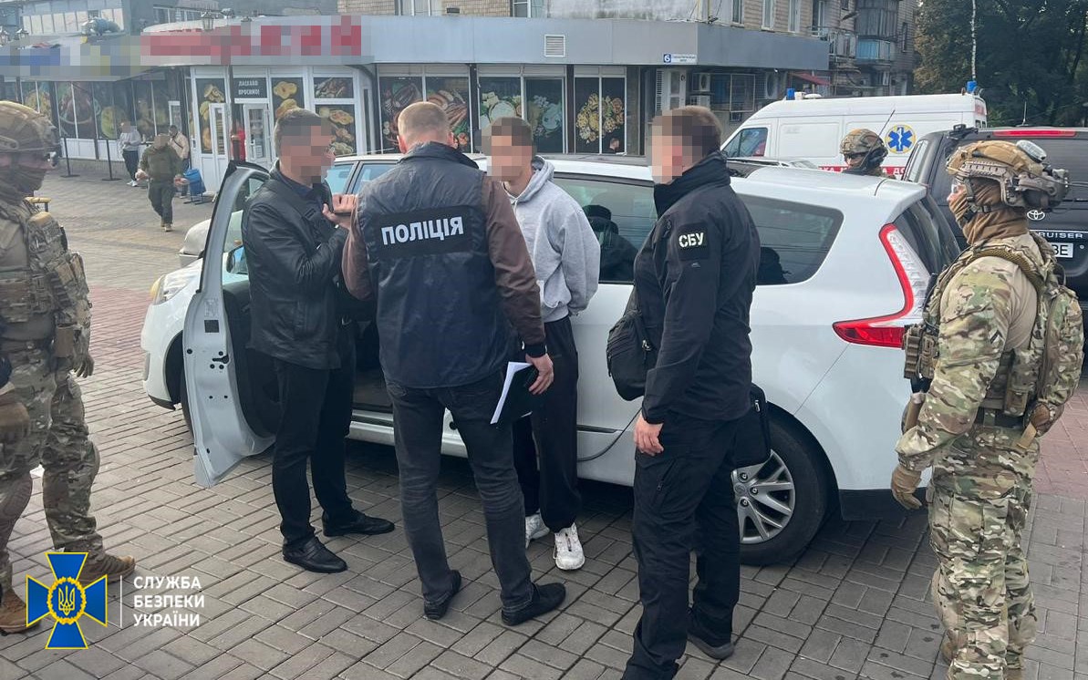 У Хмельницькому затримали 19-річного студента, який заробляв на «схемі для ухилянтів»