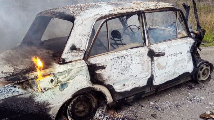 На Харківщині протитанковий снаряд влучив у цивільне авто