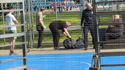 У центрі Львова на дитячому майданчику виявили тіло чоловіка (фото)
