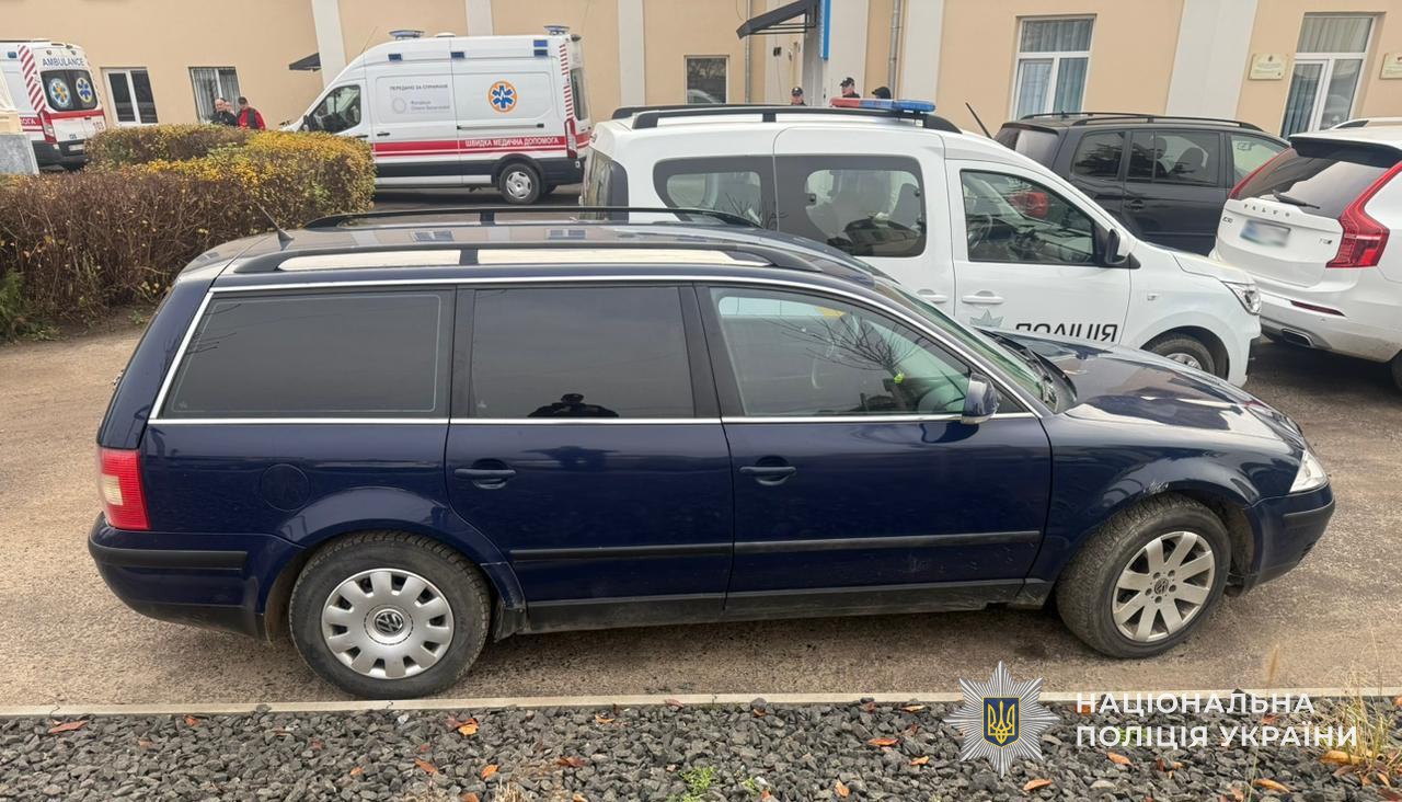 На Львівщині молода жінка потрапила під колеса авто