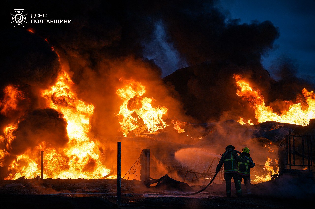 Вибухи на Полтавщині: рятувальники показали фото