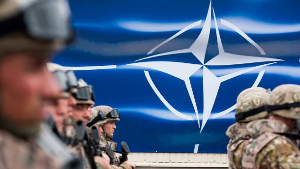 У НАТО назвали відведення російських військ несправжнім. Війна триватиме