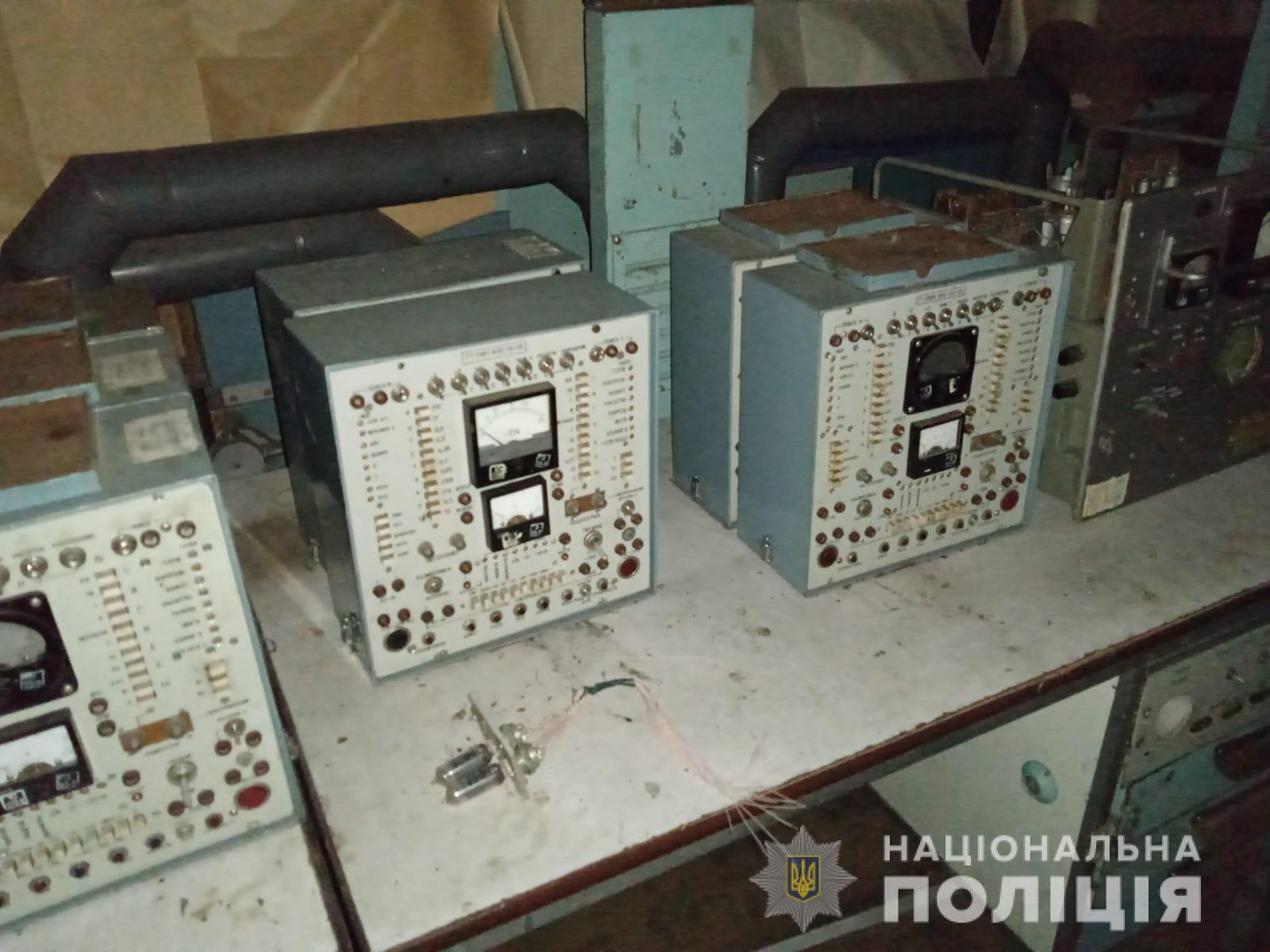 Двоє молодиків намагалися вкрасти плати з дорогоцінного металу на львівському заводі