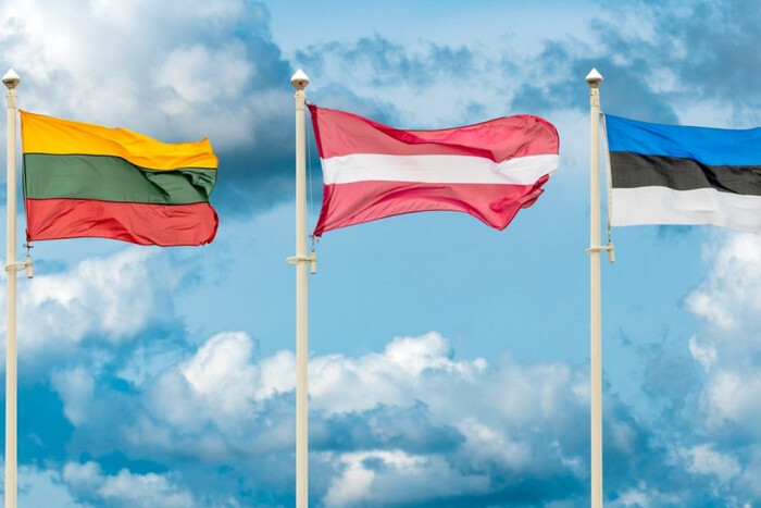 Естонія, Латвія та Литва створять оборонну зону на кордоні Росії та Білорусі