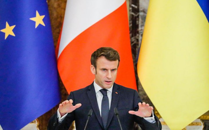 Макрон перейшов на українську мову у своєму офіційному твітері