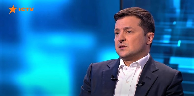 Сюжет не дуже. Через два тижні Зеленський прокоментував офшорний скандал
