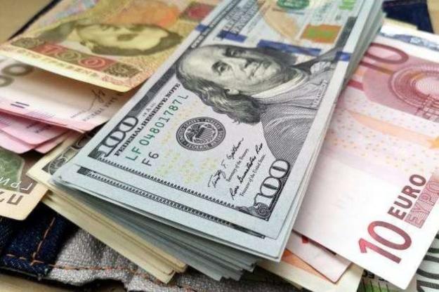 В Україні підвищили офіційний курс долара до максимуму: що буде далі