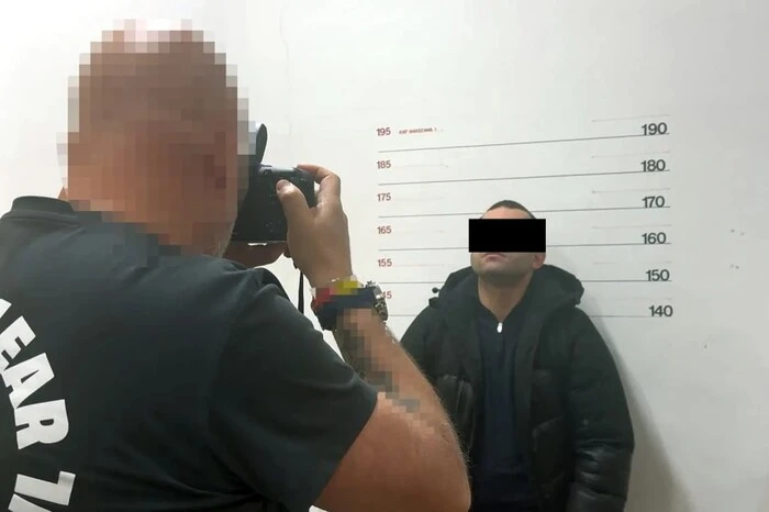 Спочатку вкрали чипси, а потім напали: у столиці Польщі п’яна пара жорстоко атакувала українок