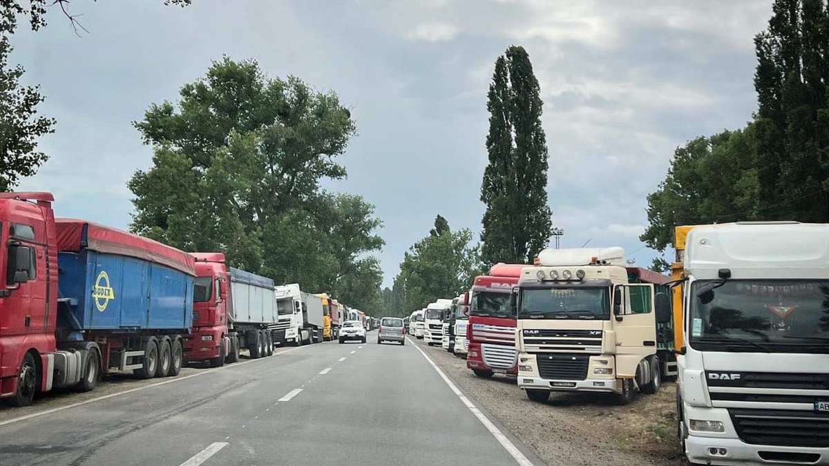 Польща ініціює експериментальний пункт пропуску на кордоні з Україною