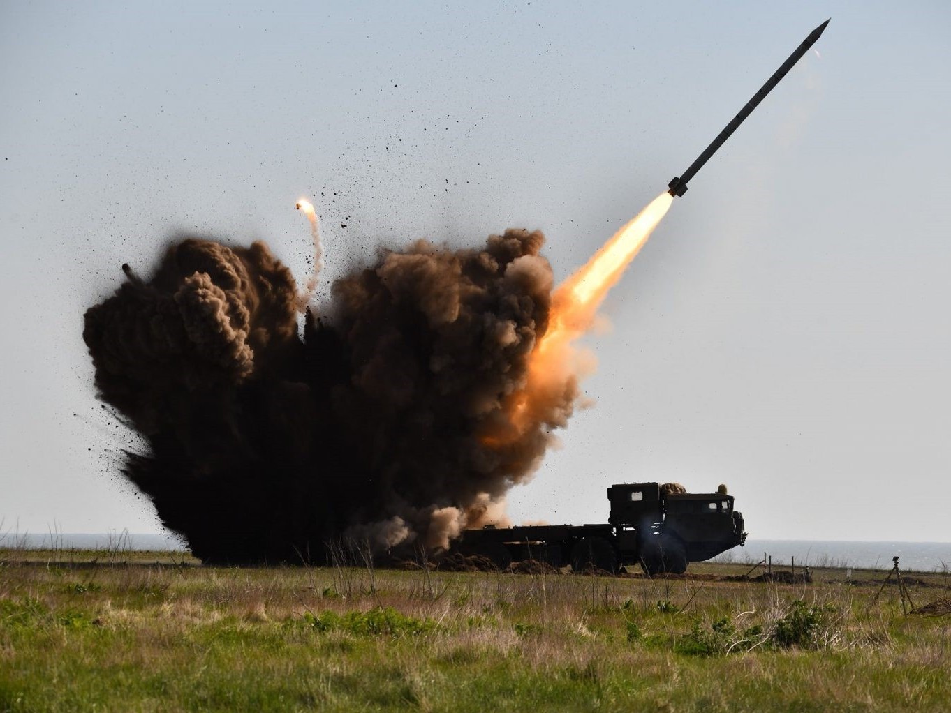 Росіяни знову завдали ракетних ударів по Харкову, є жертви. Оновлено