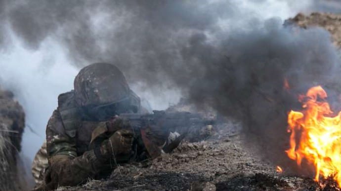 На Донбасі внаслідок обстрілу загинув один український військовий