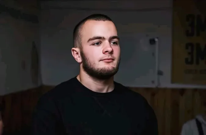 До сліз: мама показала відео першої зустрічі з сином після полону в Росії