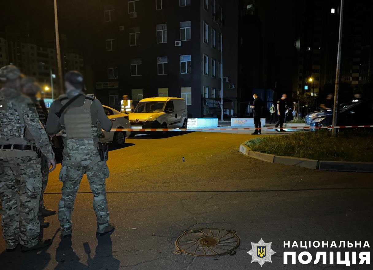 У Києві чоловік підірвав гранату серед житлових будинків: деталі