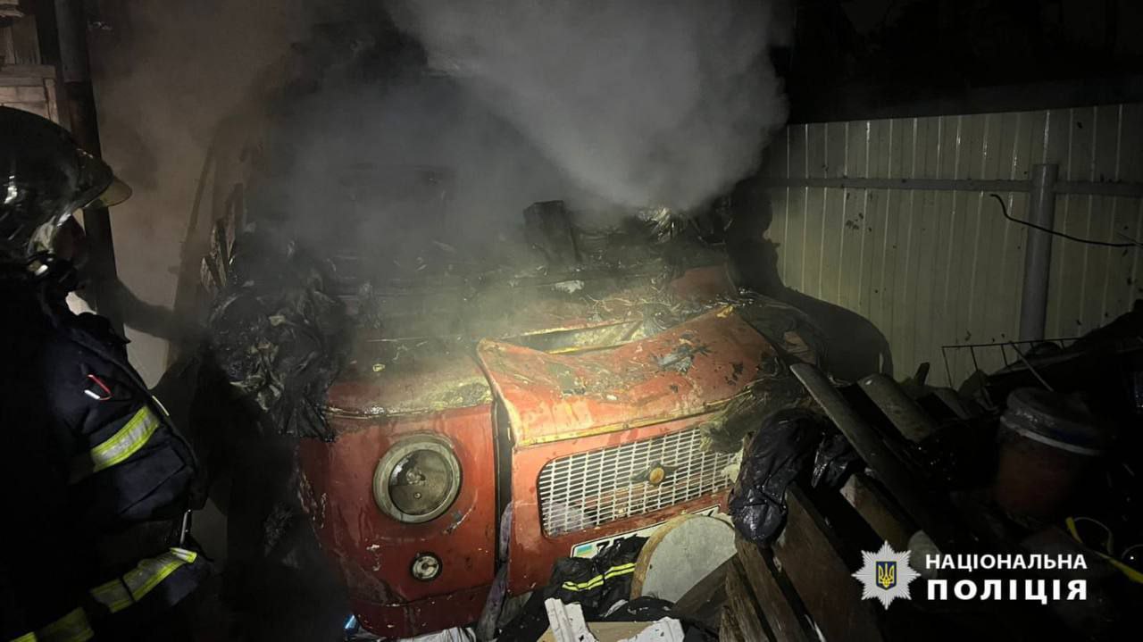На Київщині в автомобілі заживо згорів чоловік