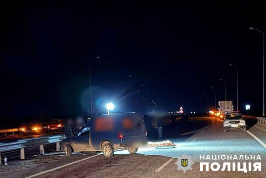 Трагедія на Полтавщині: пасажир вистрибнув з авто просто під вантажівку