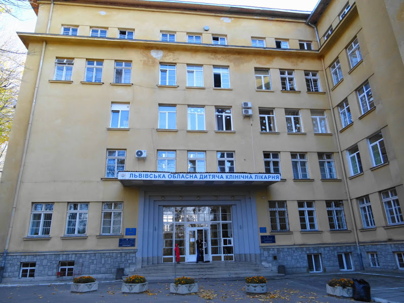 Бунт у львівському ОХМАТДИТі: чому колектив виступив проти директорки лікарні