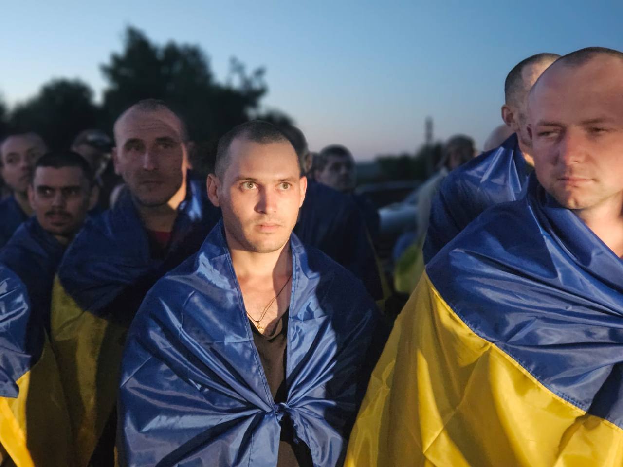 Сьогодні ще 90 українських захисників повернулися з російського полону