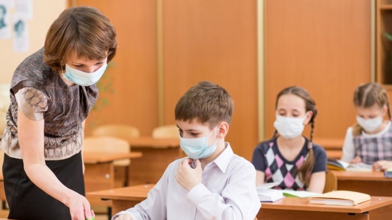 В Україні менше 30% колективів шкіл повністю вакциновані від COVID-19