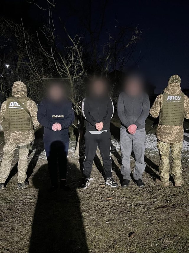 Зайшов у воду і повернувся: житель Львівщини намагався через Тису перетнути кордон (відео)