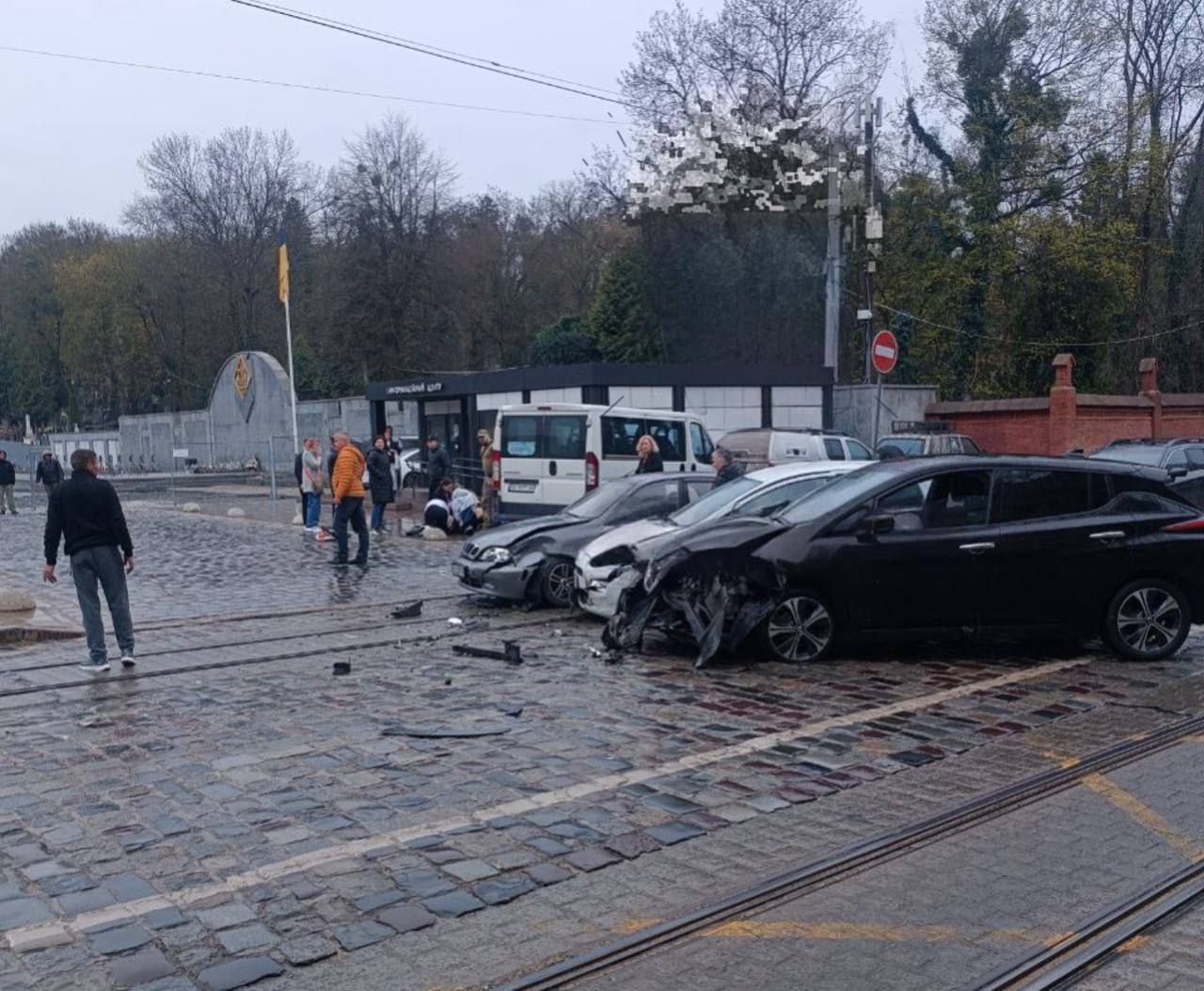З'явилося відео потрійної аварії у Львові
