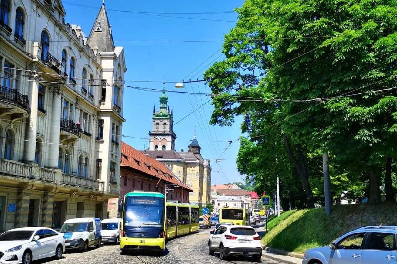 У центрі Львова вночі перекриватимуть рух на одній з вулиць: що сталося