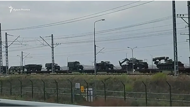 Окупанти перекинули до Криму нову партію техніки