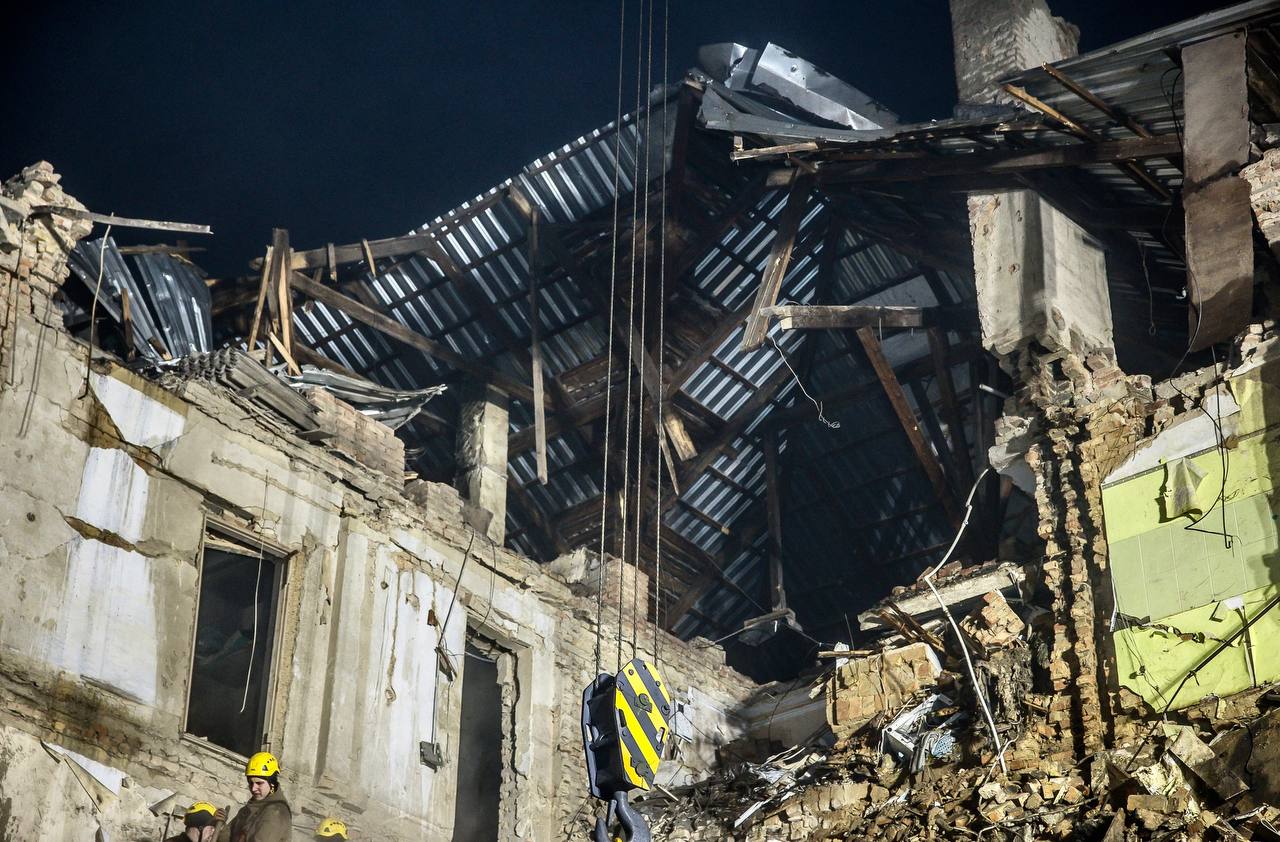 У Кривому Розі під завалами будинку знайшли тіло півторарічного хлопчика. Оновлено