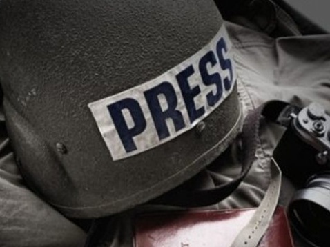 Журналісти BBC потрапили під обстріл на сході України