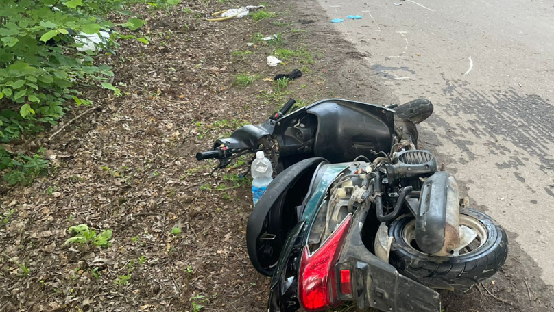 На Львівщині внаслідок зіткнення мотоцикла та скутера постраждали неповнолітні водії двоколісних (фото)