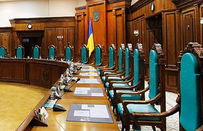 Тупицький без зарплати: Конституційний суд підписав розпорядження